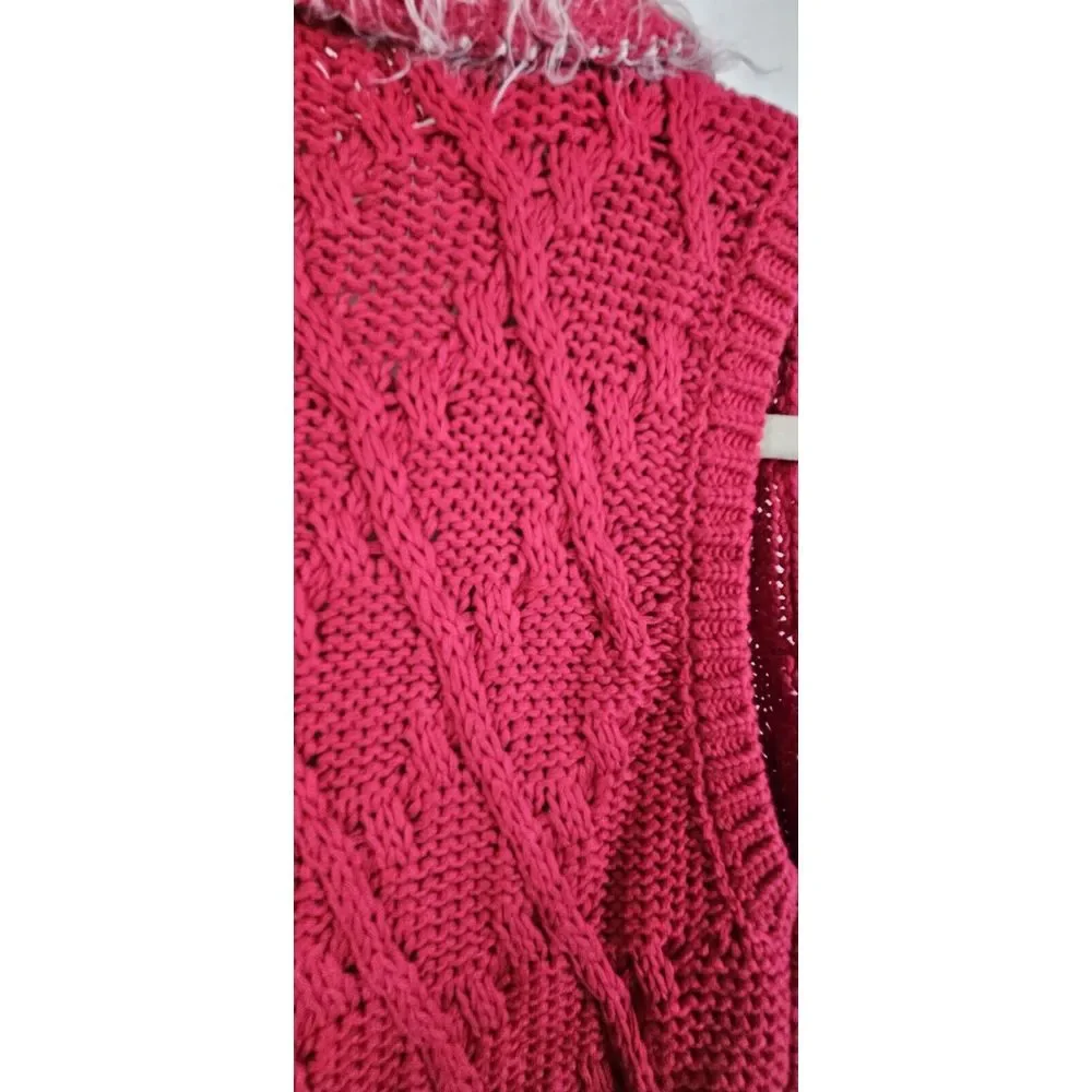NWT Max studio kids soft fuzz‎ cable knit vest shrug girl Sz M (10-12)